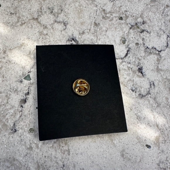 Anastasia Beverly Hills Enamel Cat Pin - Picture 3 of 4